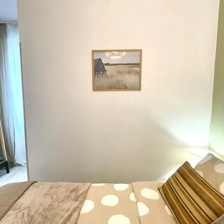 Storia Parentina Center דירה