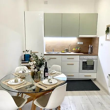Storia Parentina Center Appartement